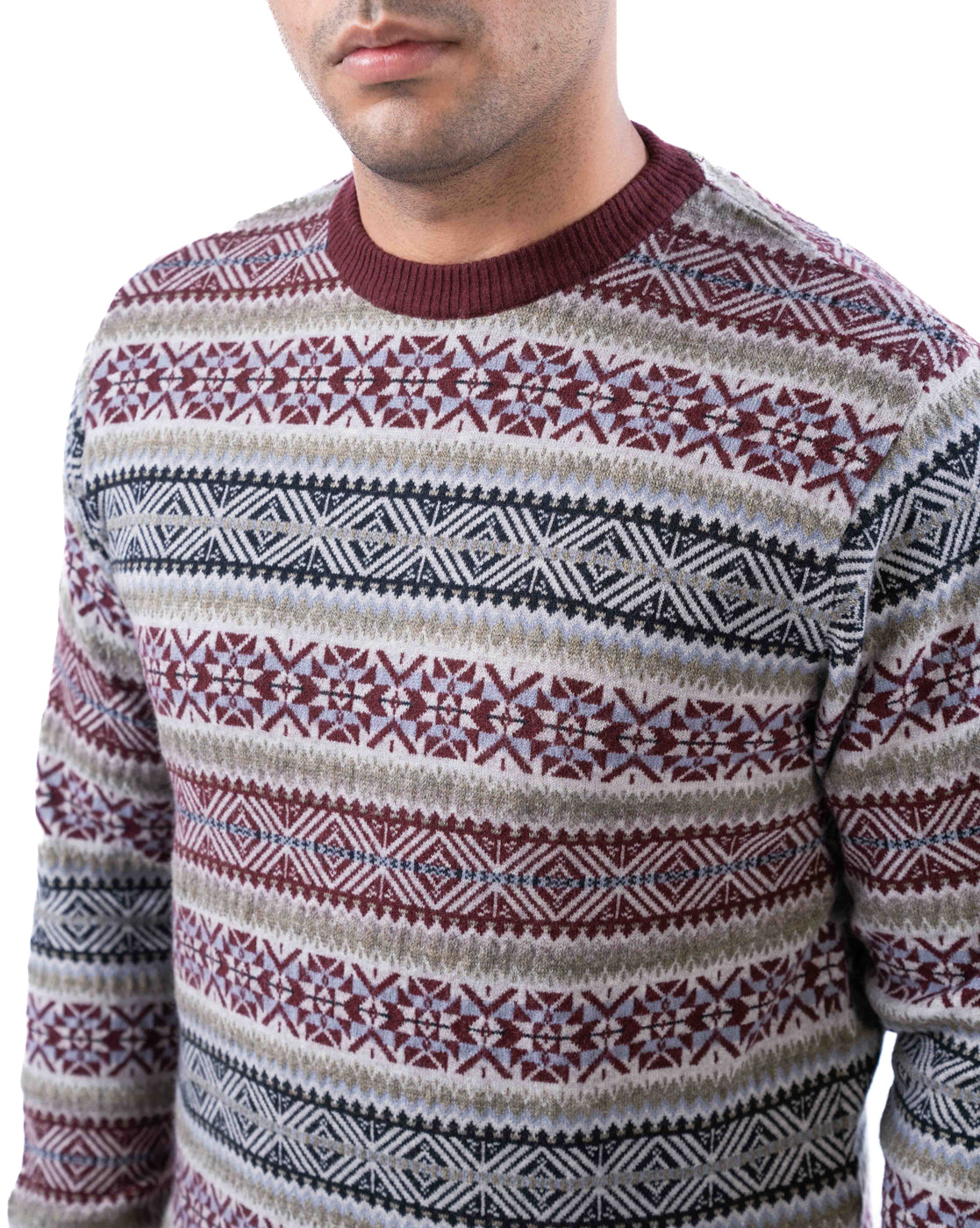 Men’s Wine Jacquard Knit Pullover in Blended Polyamide Yarn with Crew Neck and Side Loop Label
