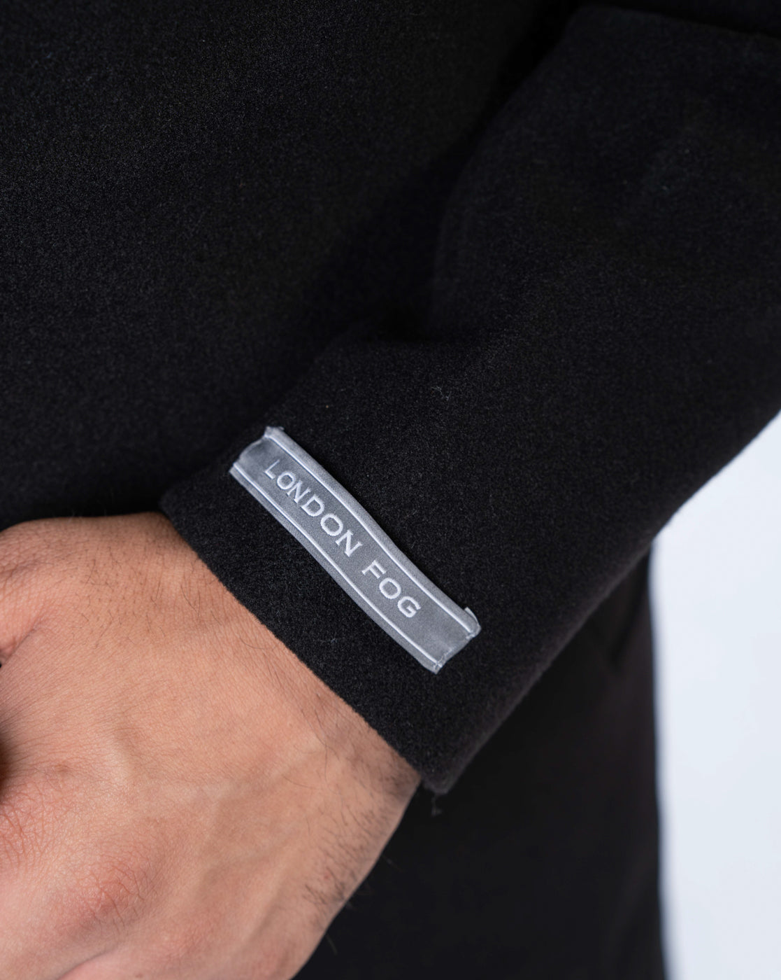 Men’s Black Knee-Length Polyester Coat with Cutaway Collar & Inner Pocket